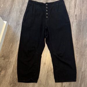 Free People barrel Jean size 31. Very cozy